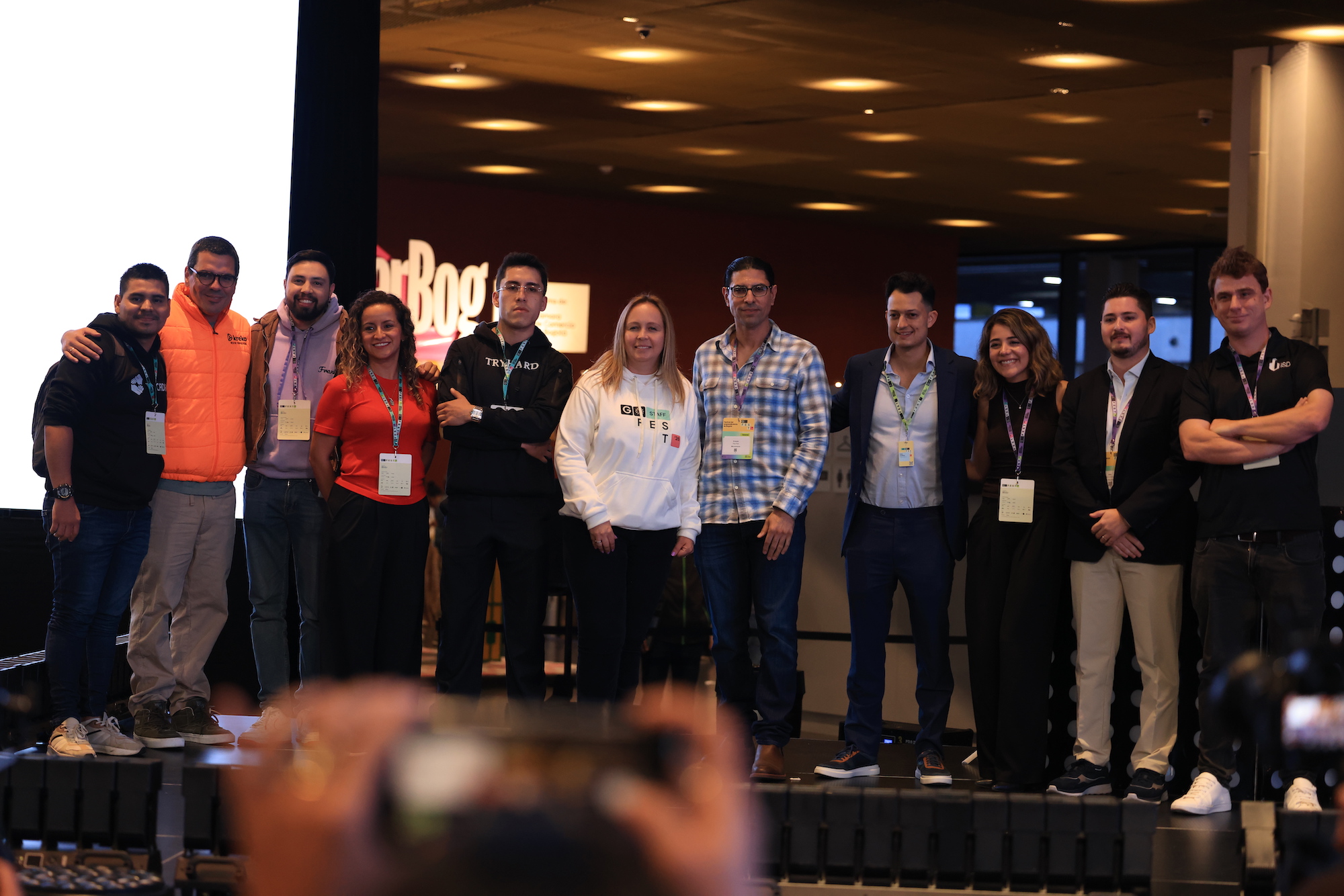 Iván de la Garza y su equipo sobre el escenario de GOFest